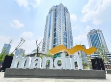 Laba Bank Mandiri Naik...