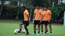 Hadapi Thailand di Leg...