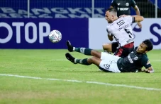 Bali United Permalukan...