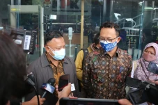 Komnas HAM Periksa Bupati...