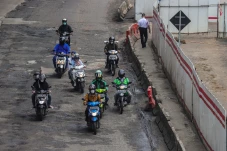 Jalan Berlubang dan...
