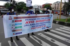 Petugas Damkar Gelar...