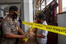 Penyegelan 109 Lapak...