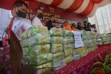 Penyelundupan Ratusan...