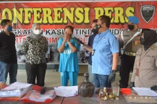 Polda Jateng Tangkap...