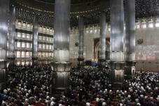 Shalat Jumat Pertama...