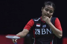 Komang Ayu Dikalahkan...