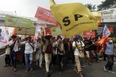 Peringati May Day, Ribuan...