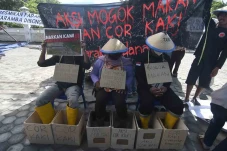 Aksi Cor Kaki dan Mogok...
