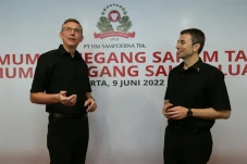 HM Sampoerna Angkat...