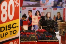 Berburu Diskon di Jakarta...