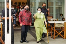Momen Erick Thohir Dampingi...