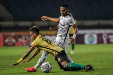 Dikalahkan Bali United,...