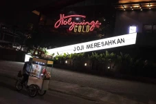 Izin Usaha Dicabut,...