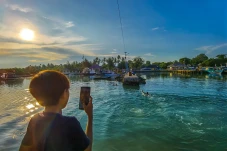 Anak Pulau Tunda Bebas...