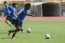 Melihat Latihan Timnas...