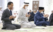 Ini Momen Prabowo Salat...