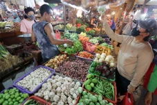 Harga Bahan Pokok Merangkak...