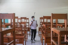Penyemprotan Cairan...