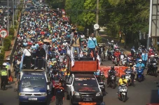 Demo Buruh Tolak Upah...