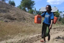 Warga Desa Jatisari...