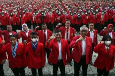 Untag Surabaya Kukuhkan...