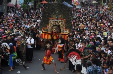 Kirab Budaya Kesenian...