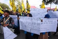 Gelombang Unjuk Rasa...
