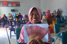 Senyum Sumringah Emak-emak...