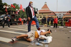 Aksi Teatrikal Buruh...