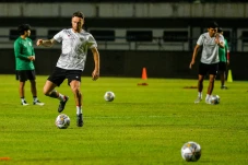 Latihan Timnas Indonesia...