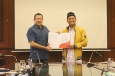 Anggota DPD RI Oni Suwarman...