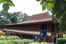 Melihat Lebih Dekat...