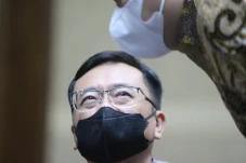 Jaksa Tuntut Hukuman...