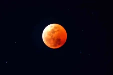 Penampakan Gerhana Bulan...