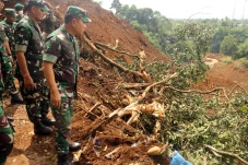 KSAD Tinjau Dampak Gempa...