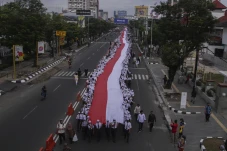 Ribuan Orang Ikuti Kirab...
