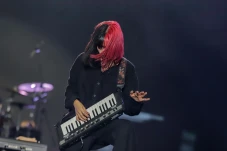 Aksi Isyana Sarasvati...