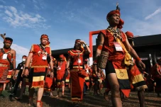 Ribuan Pasukan Merah...