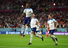 Kemas Tiga Gol, Rashford...