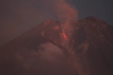 Aktivitas Vulkanis Gunung...