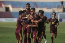 PSM Makassar Libas Persita...