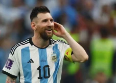 Senyum Bahagia Messi...