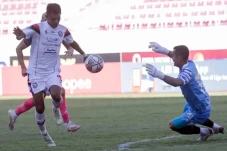 Arema FC Raih Kemenangan...