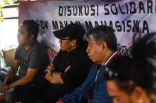 Diskusi Solidaritas...