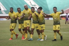 Barito Putera Tumbangkan...