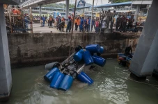 Evakuasi Mobil Jatuh...