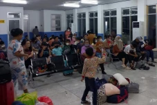 Evakuasi 356 Wisatawan...