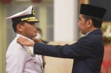 Jokowi Lantik Laksamana...