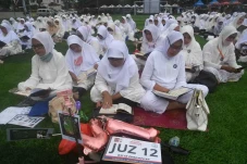 Jelang Pergantian Tahun,...
